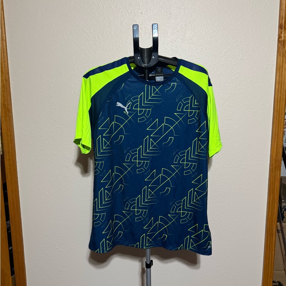 Puma Men's Navy and Neon Yellow Graphic Tee